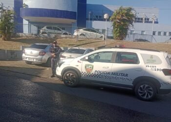 Polícia Militar do Amazonas prende homem por desferir golpes na cabeça da companheira com cabo de faca