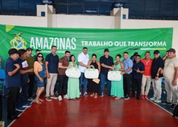 Kits bebê e cadeiras de rodas chegam a Maraã