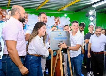 Prefeito David Almeida entrega Cmei reformado na zona Norte e reforça meta de alfabetização na idade certa em Manaus