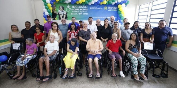 Governador Wilson Lima fortalece setor social e primário de Manaquiri com novas entregas para a população do município