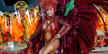 Carnaval na Floresta 2026: Desfiles do Grupo Especial encantam o público no Sambódromo de Manaus