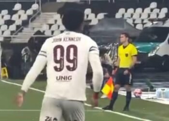 John Kennedy decide clássico e Fluminense avança no Carioca