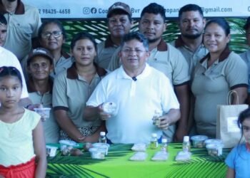Sinésio Campos realiza entregas de emendas destinadas a municípios do Baixo Amazonas