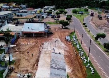 Prefeito intensifica reconstrução em Presidente Figueiredo
