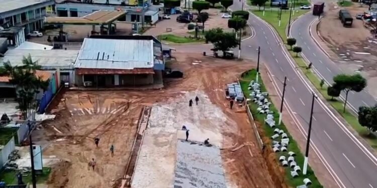 Prefeito intensifica reconstrução em Presidente Figueiredo
