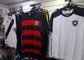 Paixão pelo futebol movimenta comércio esportivo em Manaus