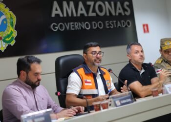 Wilson Lima alinha ações estratégicas para enfretamento à cheia de 2026, durante reunião do Comitê Permanente de Enfrentamento a Eventos Climáticos e Ambientais