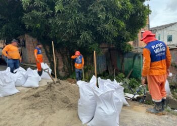 Prefeitura de Manaus atua no Japiim e contém erosão com técnica de rip-rap