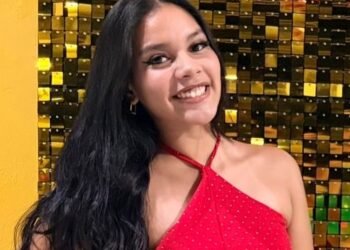 Polícia Civil divulga imagem de adolescente que desapareceu após ser deixada em escola no bairro Parque 10