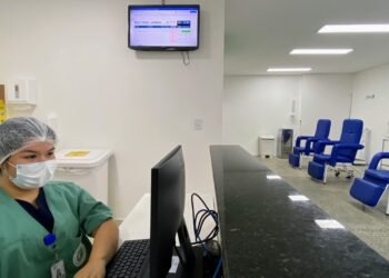 HPS Platão Araújo adota tecnologia que otimiza o fluxo de atendimento aos pacientes