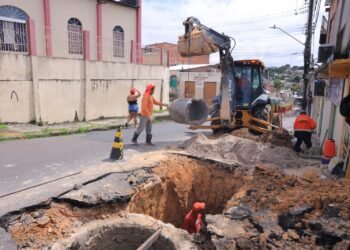 Prefeitura de Manaus atende solicitação dos moradores no bairro Zumbi e recupera mais uma rede de drenagem profunda