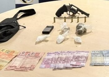 PMAM prende dupla com arma de fogo e drogas durante incursão na zona centro-sul de Manaus