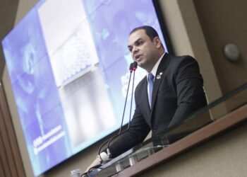 Roberto Cidade destaca lei de sua autoria que amplia proteção contra arboviroses em meio ao período chuvoso no Amazonas