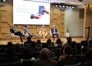 CNC lança estudo sobre impactos da redução da jornada e defende que alterações sejam feitas por negociação coletiva