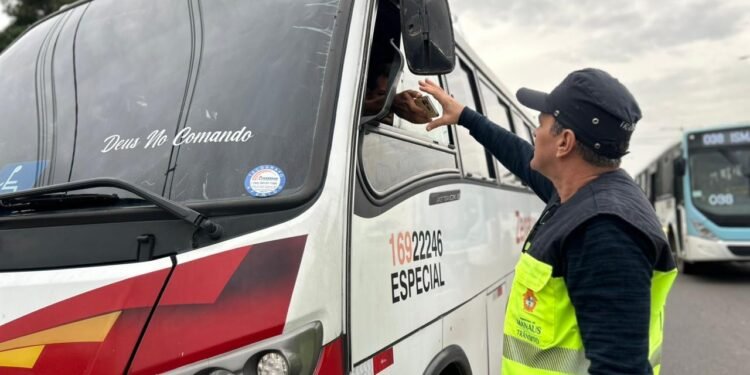 Prefeitura de Manaus realiza operação ‘Transporte Legal’ na avenida do Turismo e apreende veículo irregular