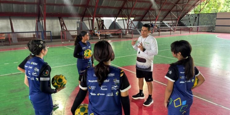 Governo do Amazonas abre vagas para novas turmas de handebol na Vila Olímpica de Manaus