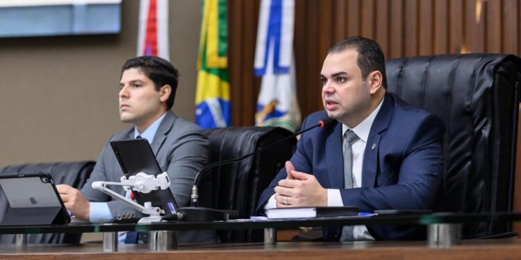 Roberto Cidade cobra da Amazonas Energia o restabelecimento da energia elétrica em comunidades de Manicoré, que estão há meses sem abastecimento regular