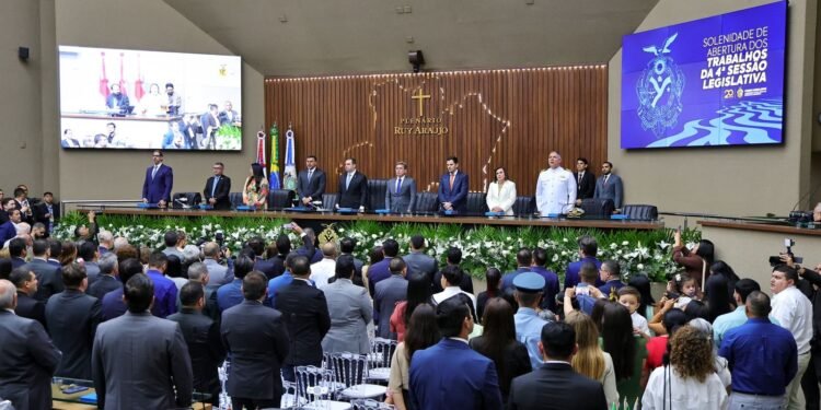 Corte de Contas prestigia abertura do ano legislativo na ALEAM