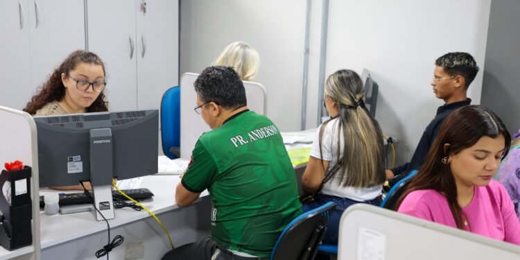 Governo do Amazonas atende 210 famílias do Parque Residencial Liberdade para regularização fundiária