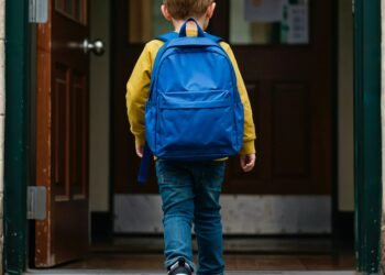 Volta às aulas: cinco sinais de que a mochila do estudante está pesada