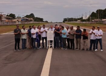 Governador Wilson Lima entrega pista de pouso reformada em Pauini