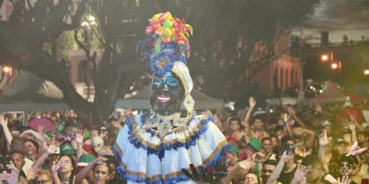 Prefeitura de Manaus fortalece o Carnaval de Rua com apoio e serviços em 300 bandas e movimenta mais de R$ 150 milhões na economia da cidade