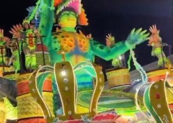 Áurea Marques é exaltada como símbolo da força da mulher do interior em desfile emocionante