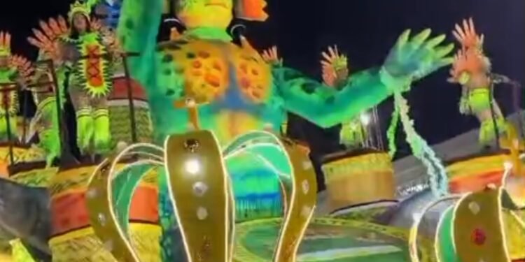 Áurea Marques é exaltada como símbolo da força da mulher do interior em desfile emocionante