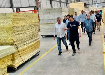 Suframa conhece plano de expansão da Rodrigues Colchões