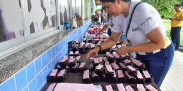 Governo Presente: SES-AM beneficia moradores do bairro Santo Antônio com consultas, exames e entrega de óculos