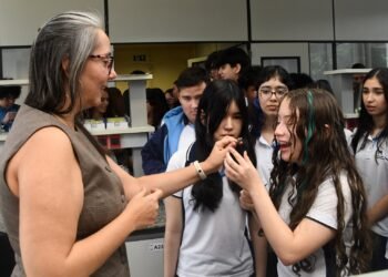 Estudantes conhecem pesquisas e produtos da biodiversidade amazônica no Programa ZFPA