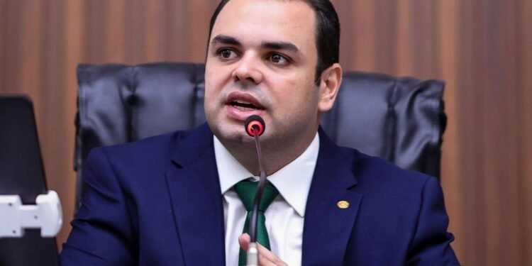 Lei de Roberto Cidade institui o Março Azul, mês de conscientização sobre o câncer colorretal no Amazonas