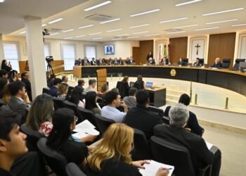 TCE-AM multa presidente da Câmara de Manacapuru em R$ 22,7 mil por falhas na transparência pública