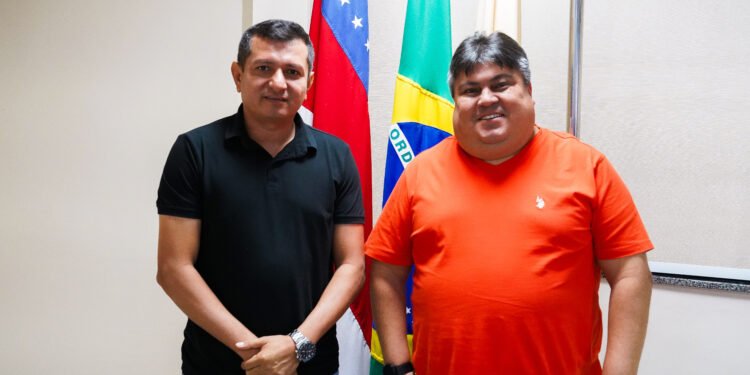 Presidente David Reis recebe vereador de Autazes para fortalecer diálogo institucional entre os municípios