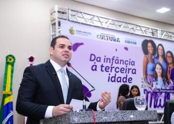 Roberto Cidade destaca importância da valorização das mulheres durante encerramento da Semana da Mulher, na Aleam