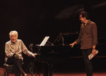 Estreia nacional de “O Pianista e o Poeta” emociona público no Teatro Amazonas durante celebração dos 72 anos da Fecomércio AM