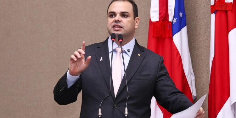 Assunto: Roberto Cidade antecipa debate nacional e garante proteção a crianças na internet