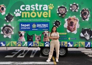 Castramóvel da Sepet realiza agendamento para castração de cães e gatos no bairro Santo Antônio