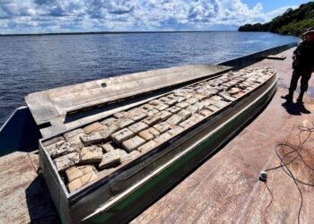 Base Arpão 3: PMAM apreende mais de 260 quilos de drogas ocultas em casco de embarcação