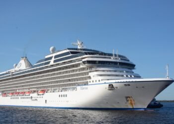 Maior cruzeiro da temporada chega a Manaus com mais de 1,8 mil visitantes