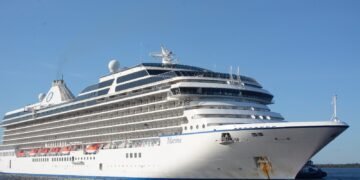 Maior cruzeiro da temporada chega a Manaus com mais de 1,8 mil visitantes