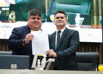 Presidente David Reis conduz ato de renúncia do prefeito de Manaus e oficializa posse de Renato Junior