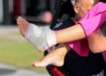 Departamento aéreo da SSP-AM resgata criança que foi picada por uma cobra Jararaca