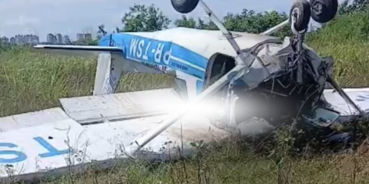 Avião cai no Aeroporto de Flores em Manaus