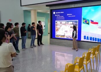 Alunos dos cursos de Turismo e Medicina participam do Zona Franca de Portas Abertas