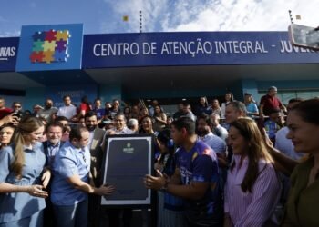 Abril Azul: Rede TEA amplia atenção especializada ao autista e soma mais de 72 mil atendimentos