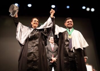 André Zogahib e Katia Couceiro são empossados nos cargos de reitor e vice-reitora da UEA