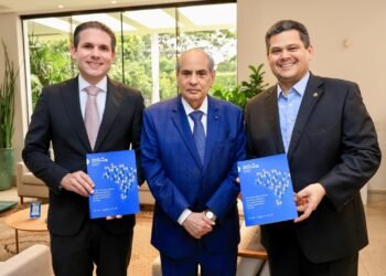 CNC entrega Agenda Institucional 2026 aos presidentes do Senado e da Câmara