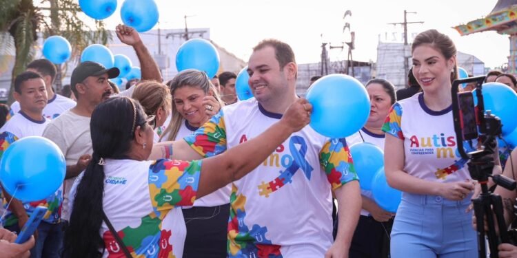 Presidente Roberto Cidade abre programação oficial do Abril Azul no Legislativo Estadual com iluminação especial
