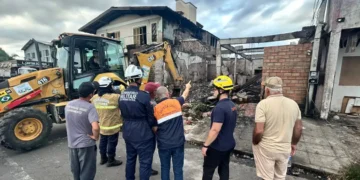 Bombeiros localizam quarta vítima da queda de avião no RS